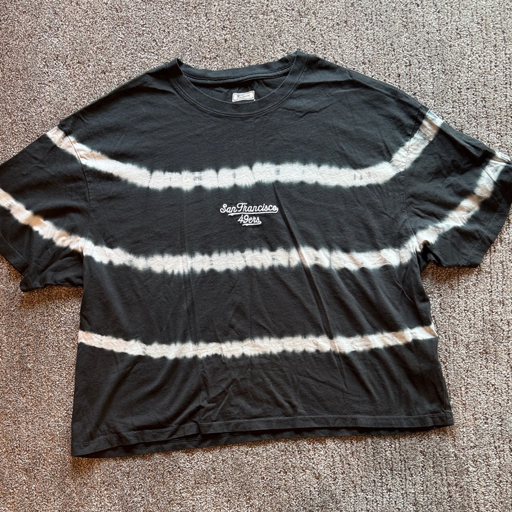 Black and White Tie-Dye Crop Top